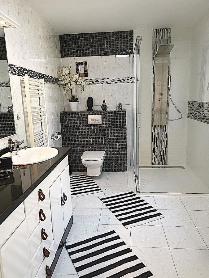 Fustera Villa El Salvador Беніса Екстер'єр фото